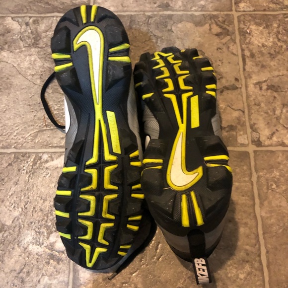 Nike Alpha Cleats - Picture 2 of 4